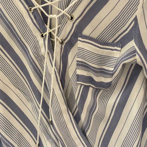 𝐒𝐎𝐋𝐃 𝐥𝐚𝐝𝐢𝐞𝐬 𝐓𝐨𝐩 - Picture 3 of 3